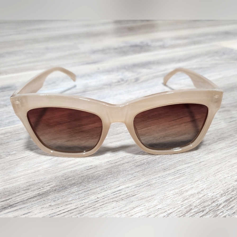 Sojos Badra Sunglasses in Clear Brown - New In Box